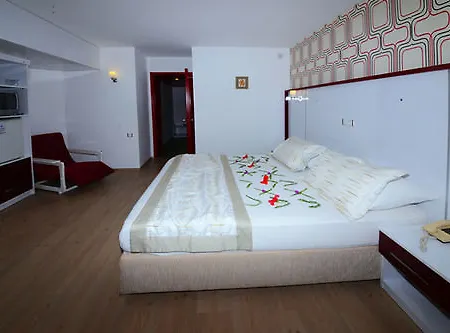 Hotell Pirat 3*